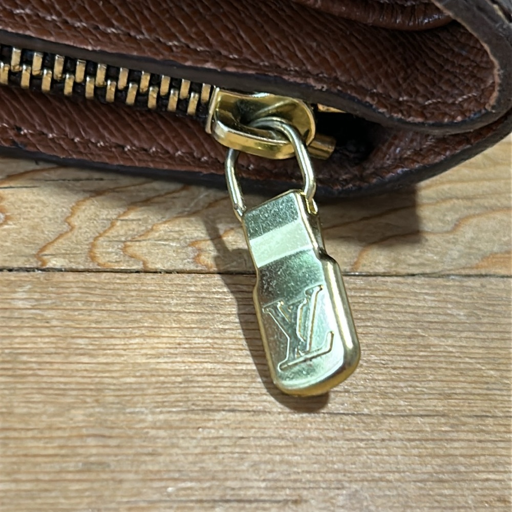 Vintage LV Mono Wallet Bifold Zippy - Picture 11 of 11